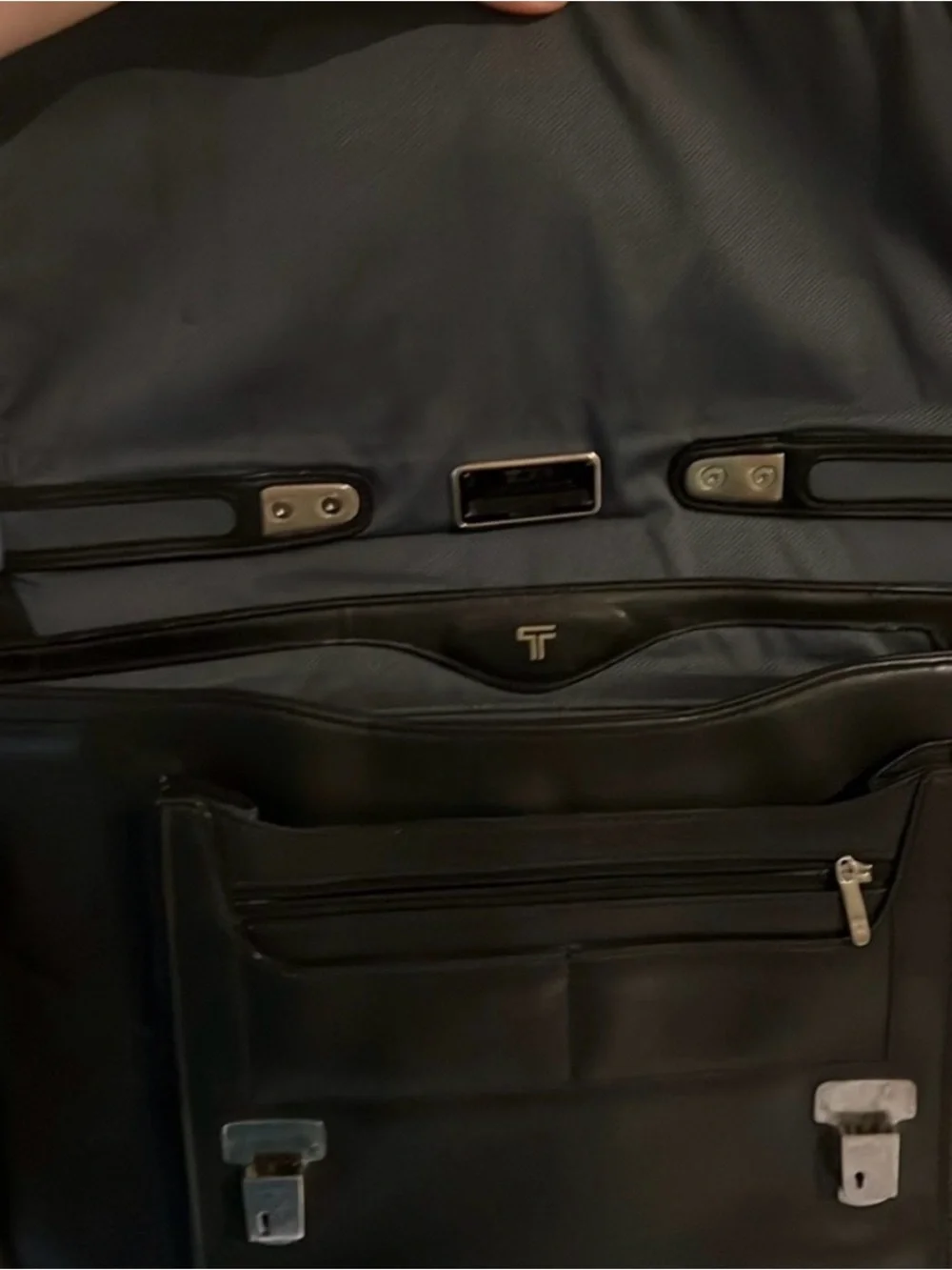 Tumi Black Leather Briefcase Messenger Bag AMAZING!! Bag
